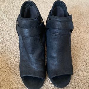 Fergalicious Reese Peep Toe Ankle Boots Sandals Shoe Size US 8M black